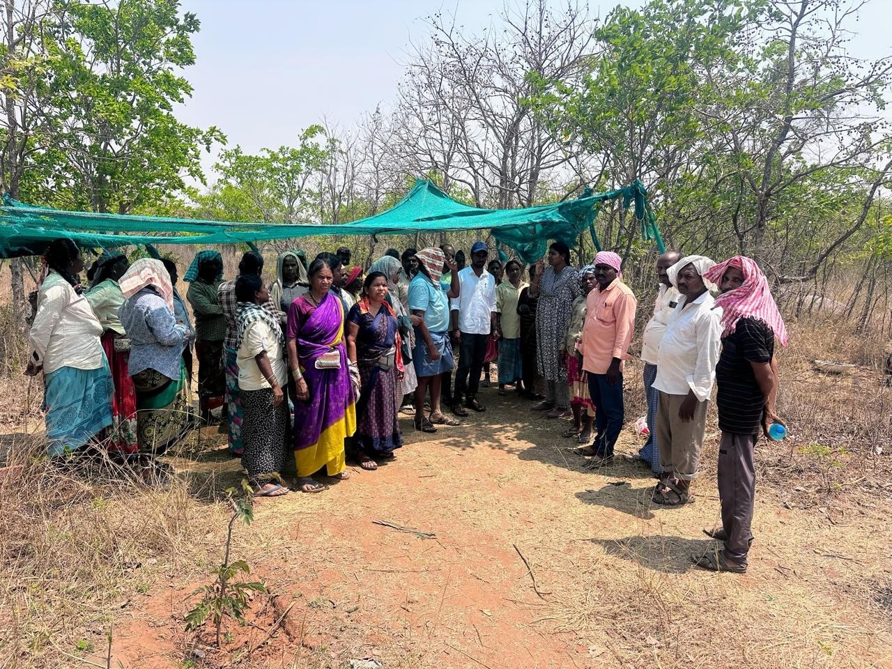 ఉపాధి కూలీలకు నీడ ఏర్పాటు