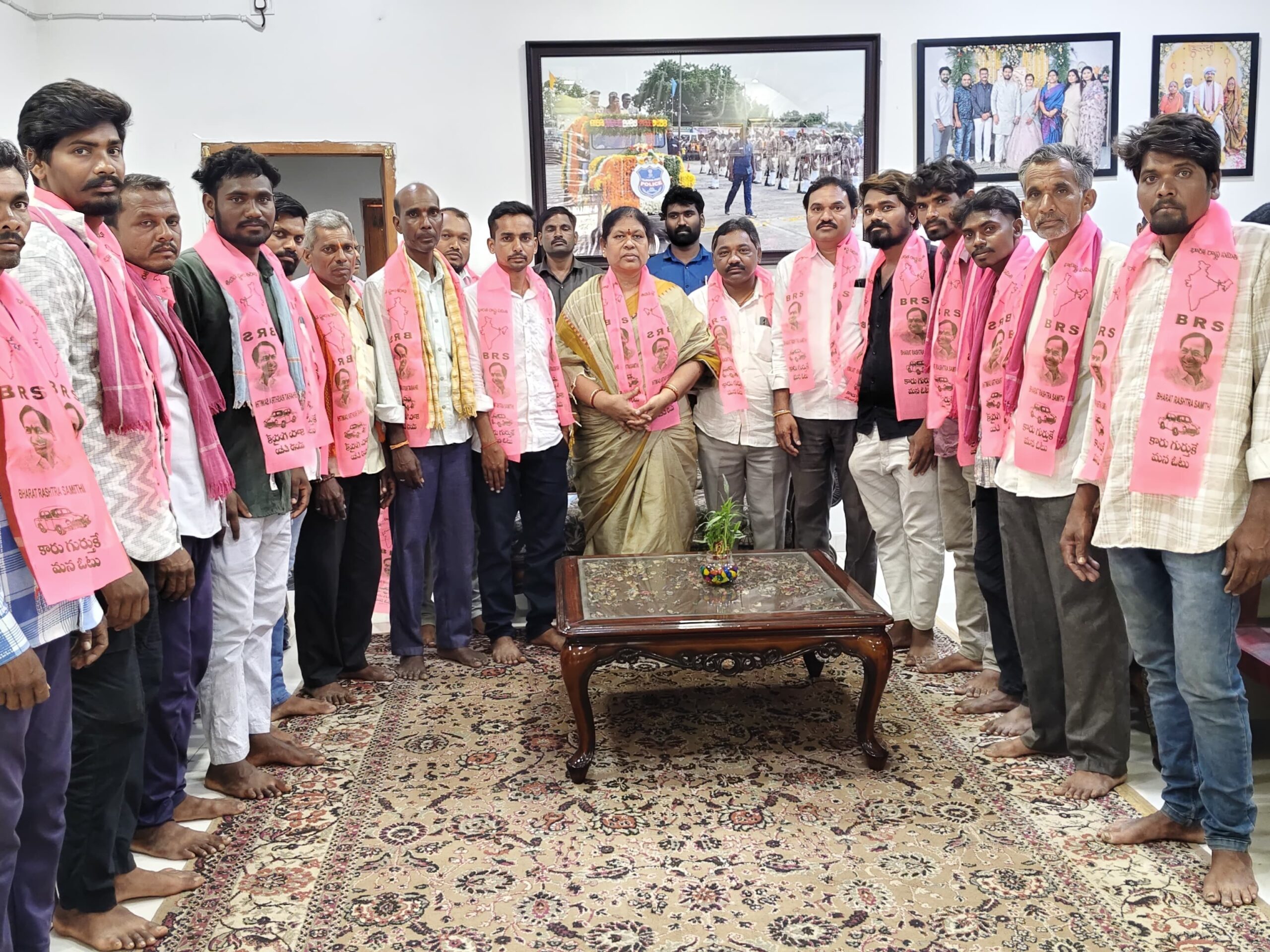 BRSలో చేరిన  BJP నేతలు