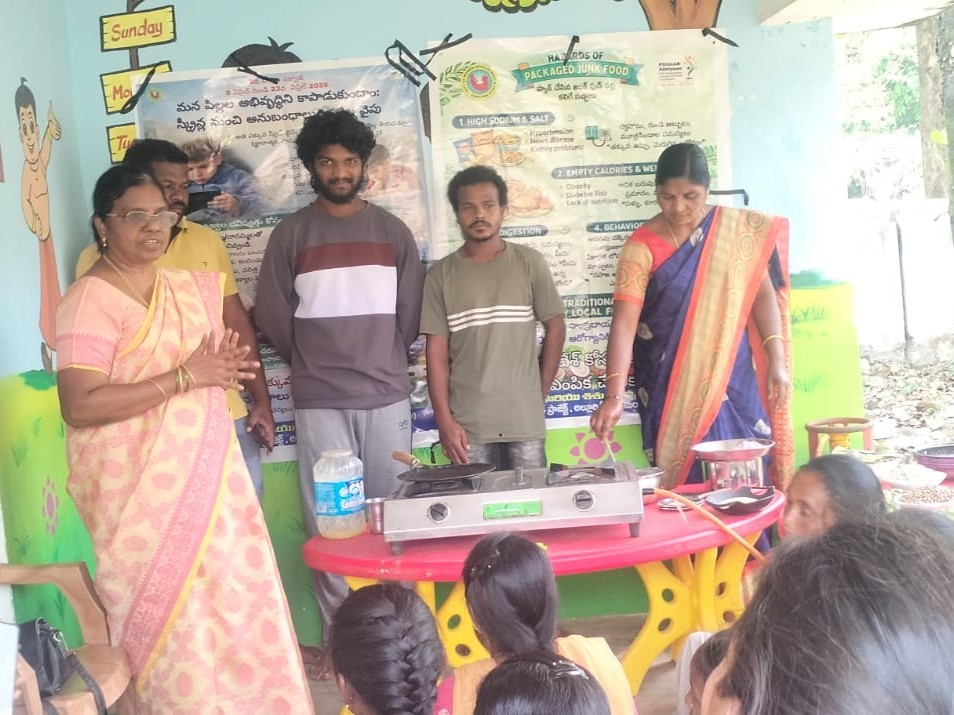 డుంబ్రిగూడ అంగన్వాడీలో అవగాహన సమావేశం