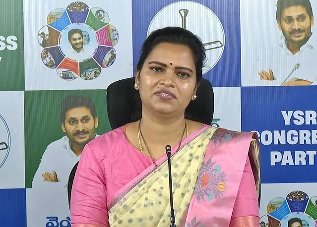 ఆ ఘనత వైఎస్‌ జగన్‌దే: విడదల రజిని