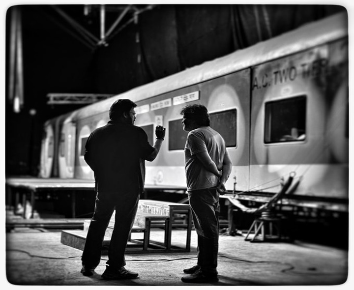 సెట్స్ నుంచి వెంకీ , త్రివిక్రమ్ ఫొటో వైరల్