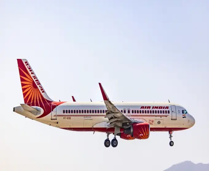 గంజాయితో పట్టుబడిన ఎయిరిండియా కోపైలట్‌