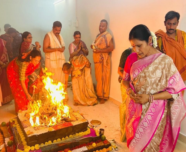 చండీ హోమంలో పాల్గొన్న బీసీ ఇందిరమ్మ