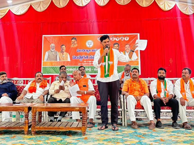 మహిళలకు రిజర్వేషన్ చారిత్రాత్మకం: రఘునాథ్