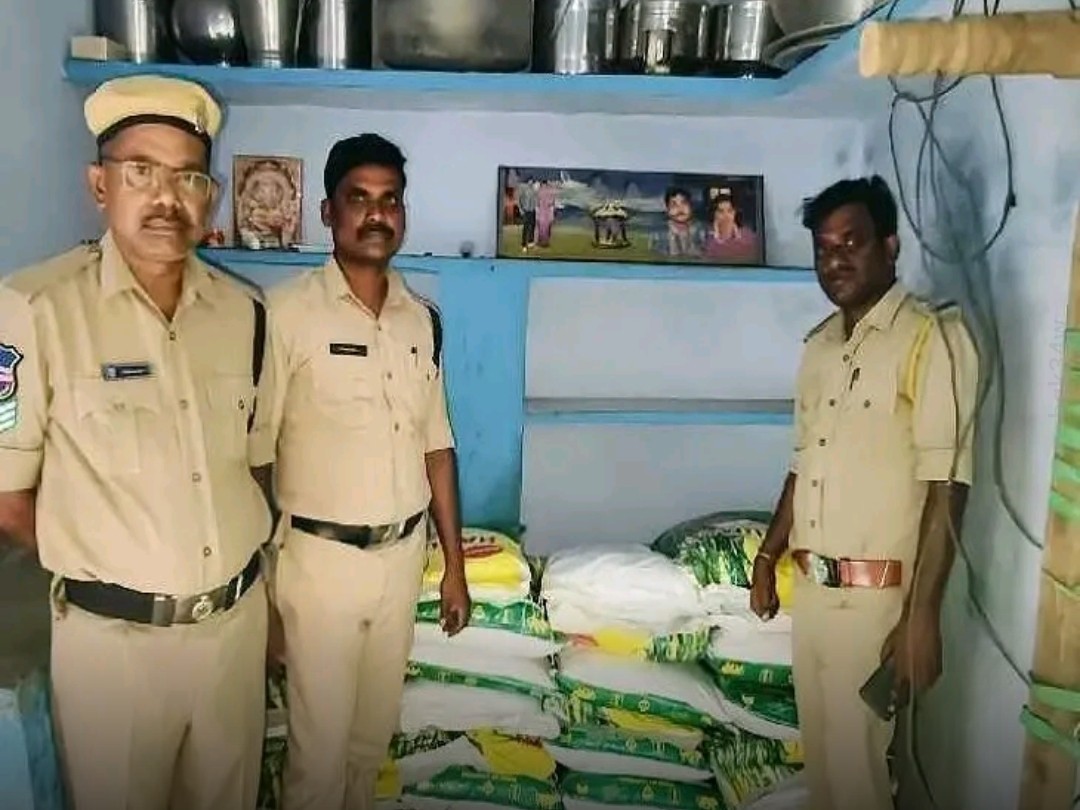 అమ్రాబాద్లో 900 కిలోల నల్లబెల్లం స్వాధీనం