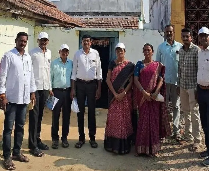 బడిబాట కార్యక్రమం చేపట్టిన ఉపాధ్యాయులు