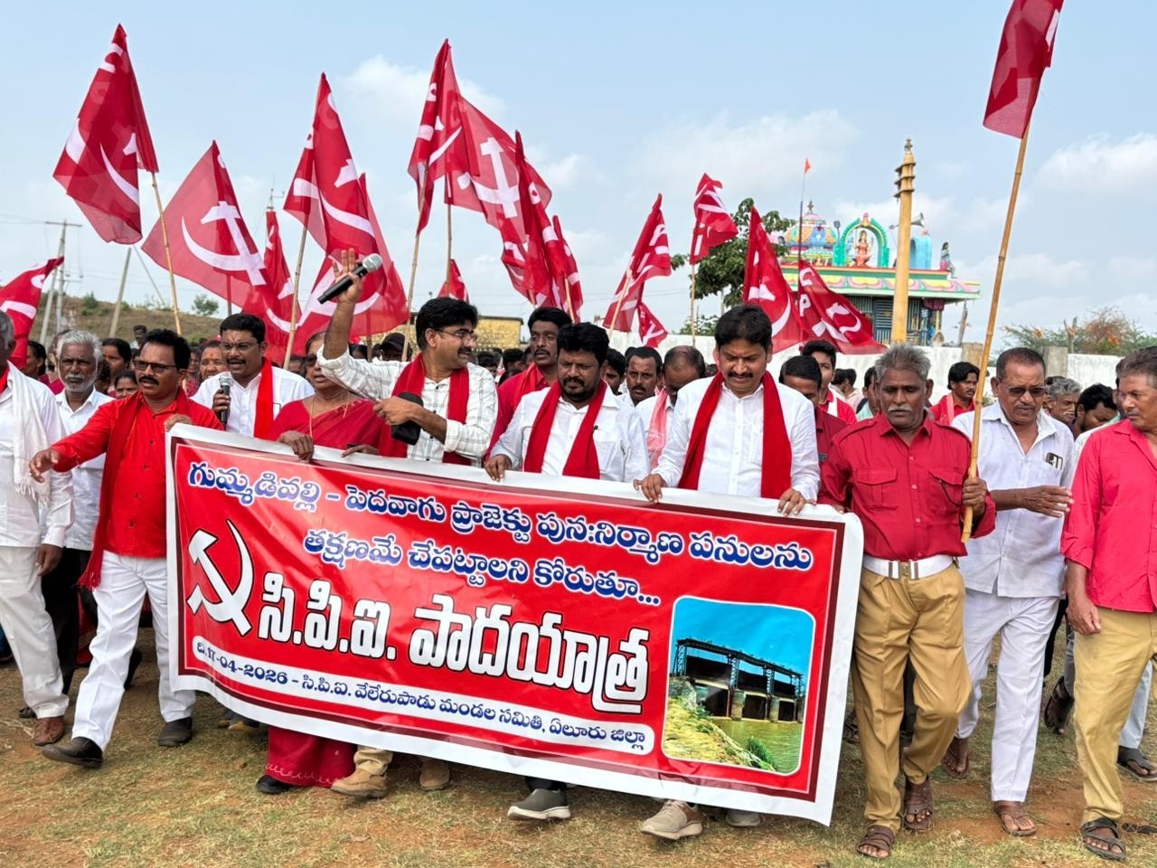 ‘పెద్దవాగు ప్రాజెక్టు పునర్నిర్మాణ పనులు చేపట్టాలి’