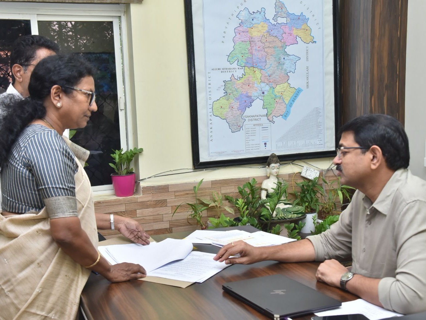 జీజీహెచ్‌లో అభివృద్ధి పనులపై సమావేశం