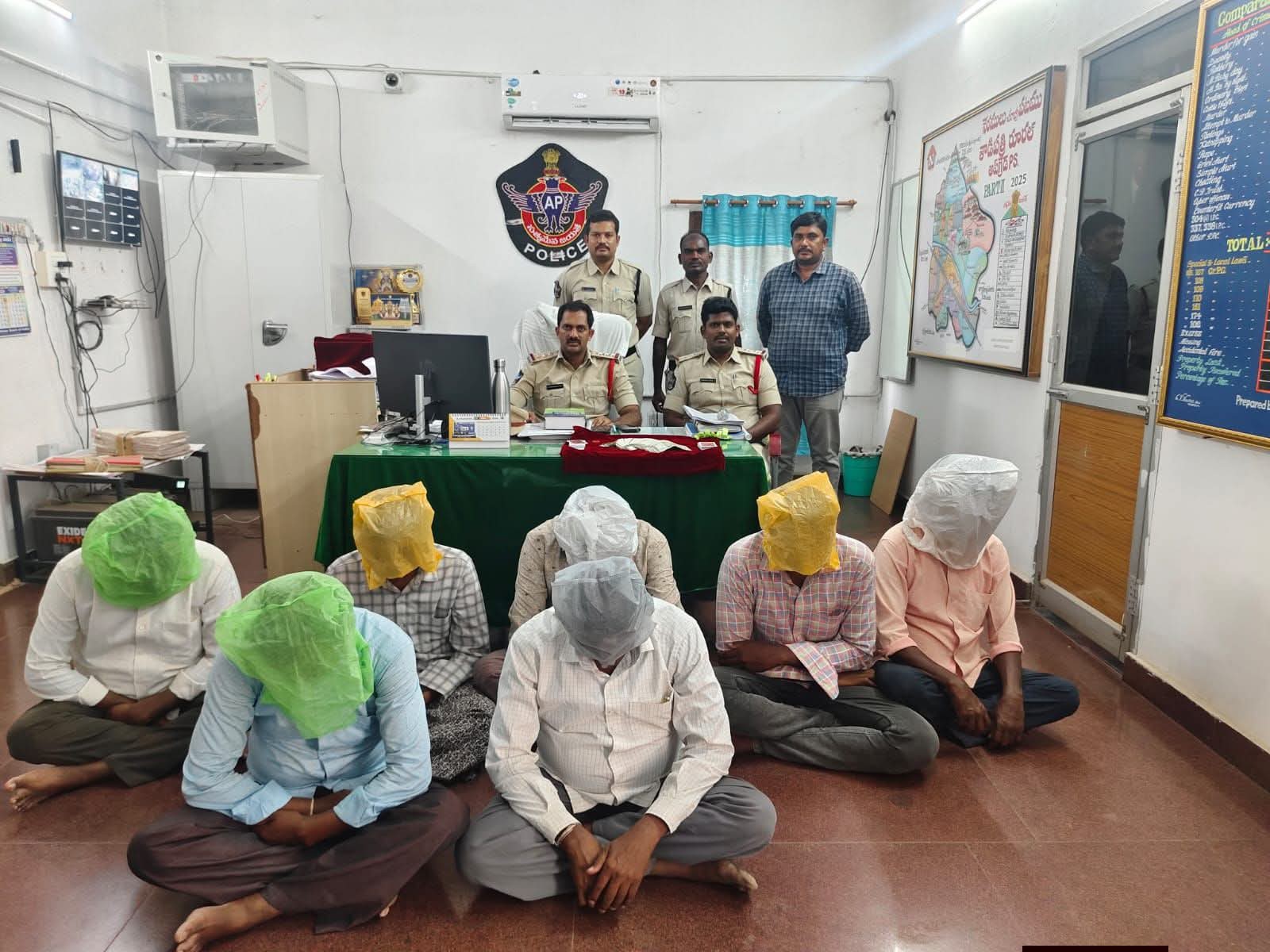 ఏడుగురిని అదుపులోకి తీసుకున్న పోలీసులు