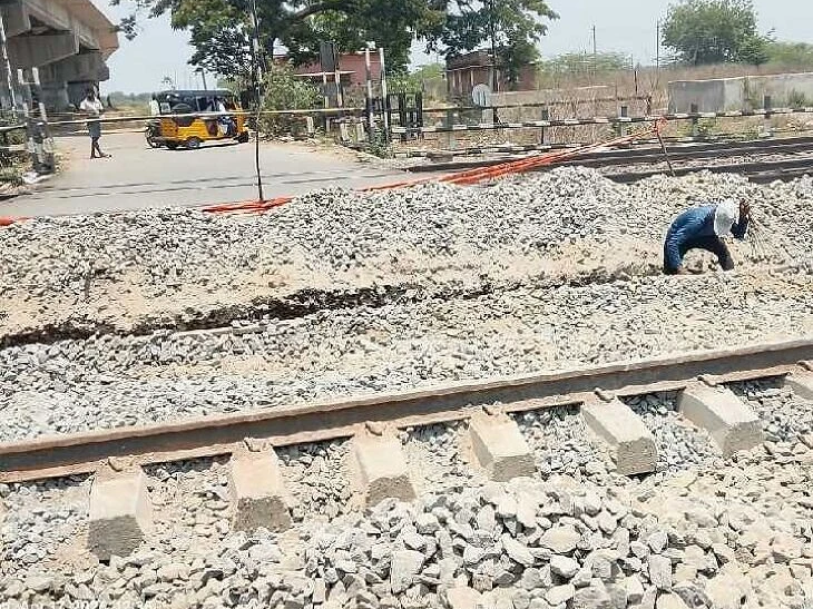 రెండు రోజులపాటు రైల్వే గేట్ మూసివేత