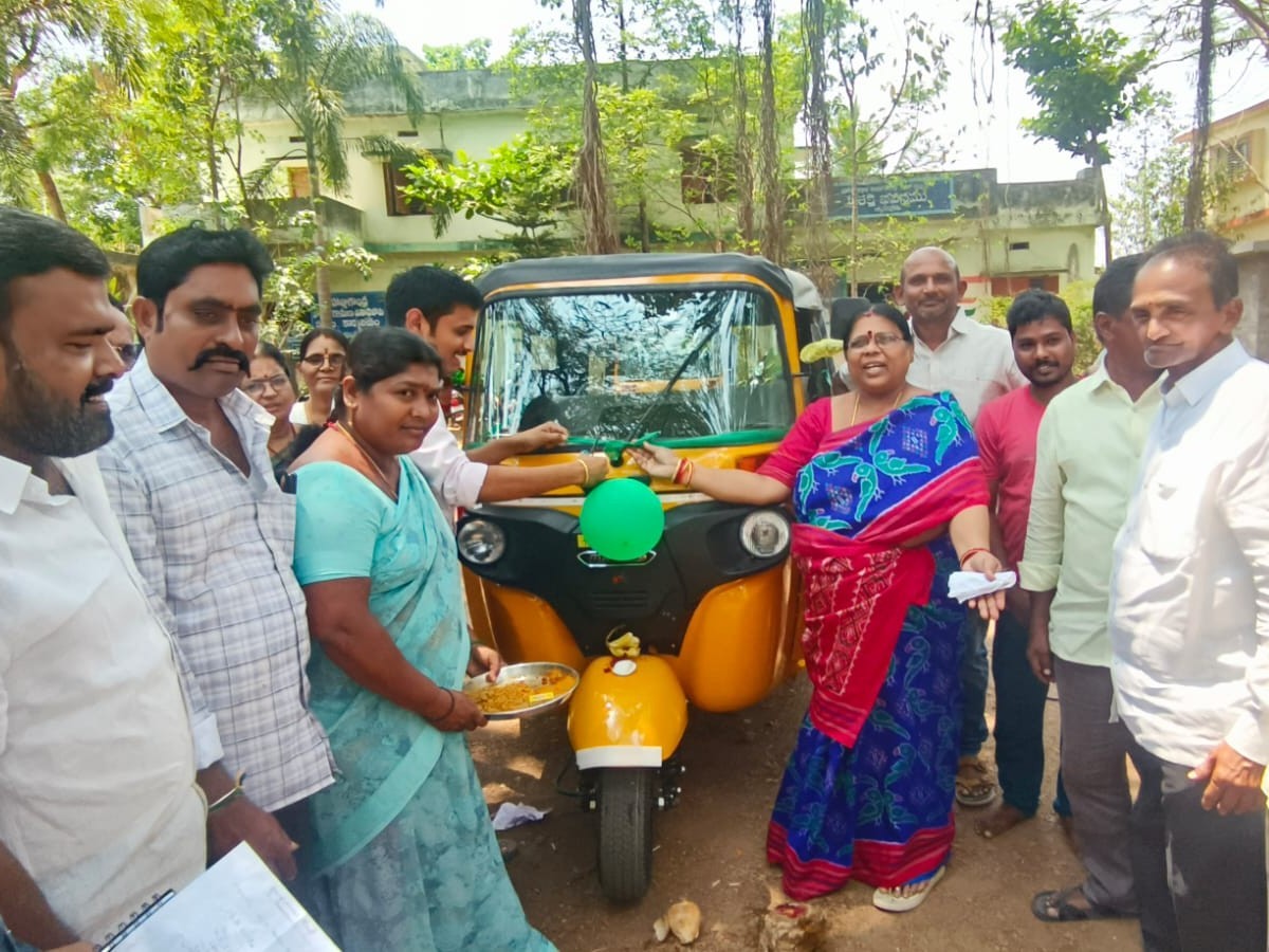 పీఎంఈజీపీ పథకం కింద ఆటో యూనిట్ మంజూరు