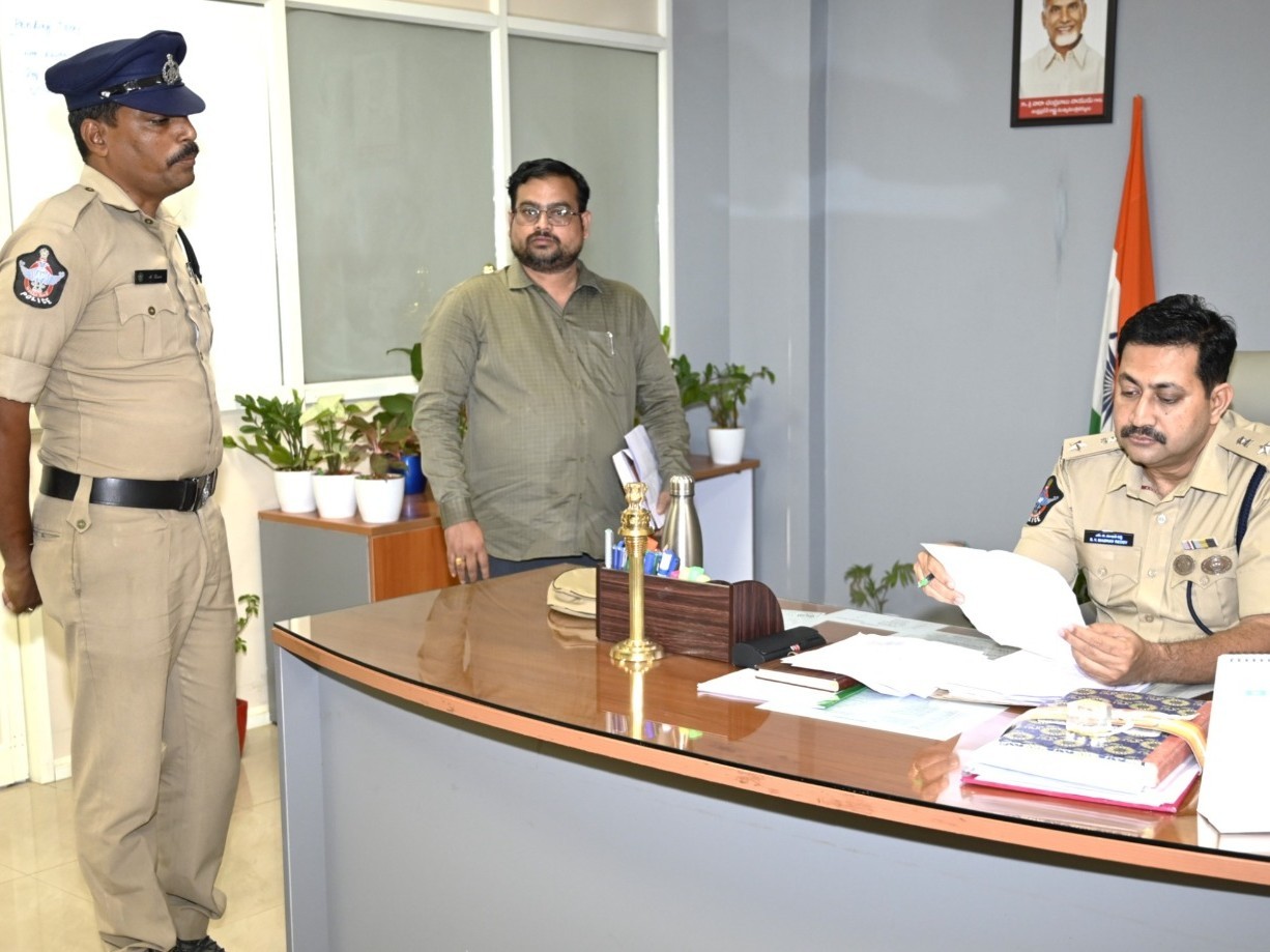 పోలీసు వెల్ఫేర్ డే నిర్వహించిన ఎస్పీ