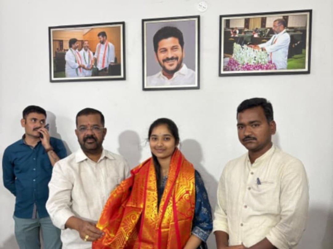 సాయి శ్రేష్ఠితను సన్మానించిన ఎమ్మెల్యే