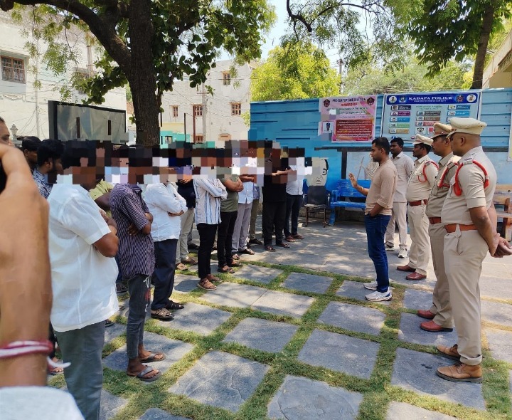 రౌడీ షీటర్లకు కఠిన హెచ్చరిక