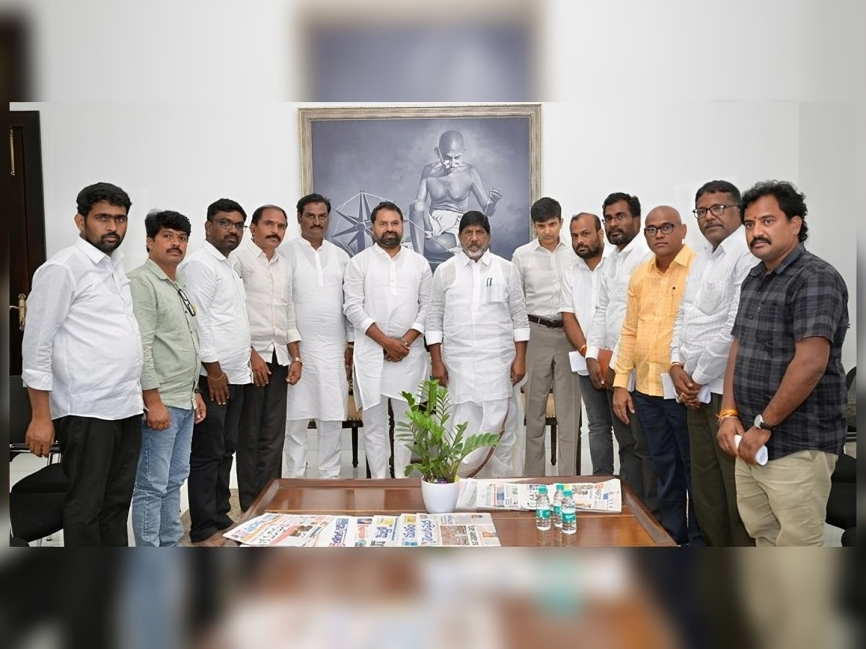 ఆర్టిజన్లకు డిప్యూటీ సీఎం భరోసా