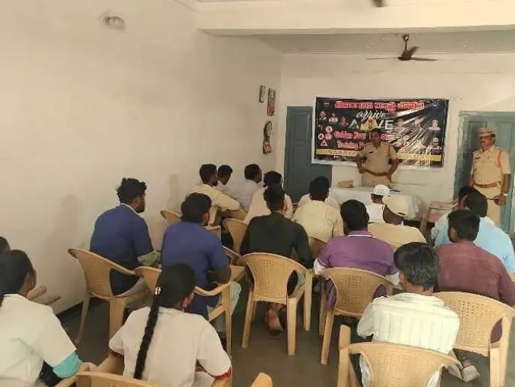 ‘గోల్డెన్ అవర్’పై అవగాహన కార్యక్రమం