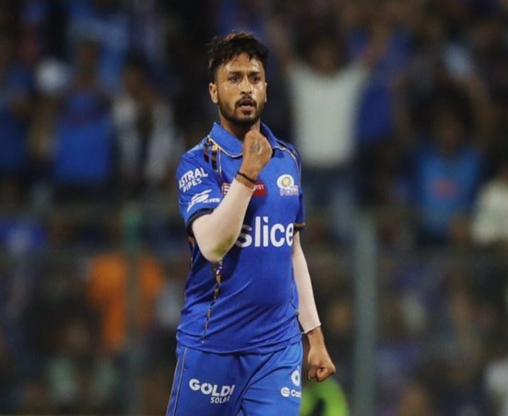 CSKలోకి MI మాజీ పేసర్..?