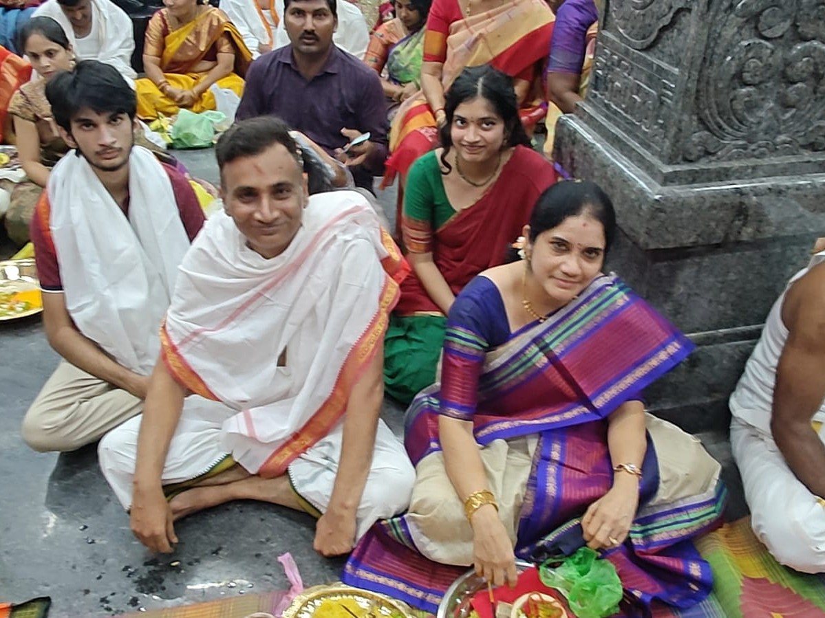 శివాలయం భారీ విరాళం అందజేసిన శ్రీనివాసరావు