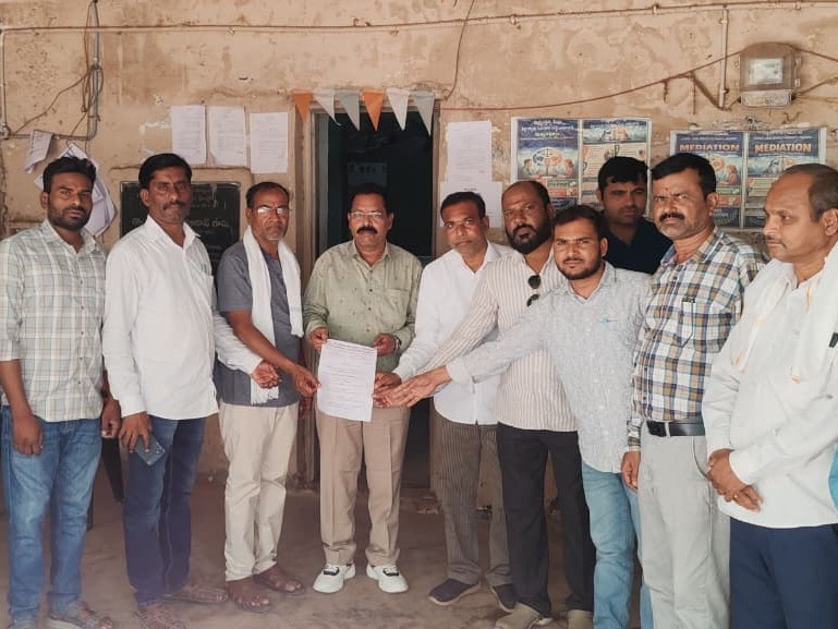 ‘ఉద్యోగుల న్యాయమైన హామీలను నెరవేర్చాలి’