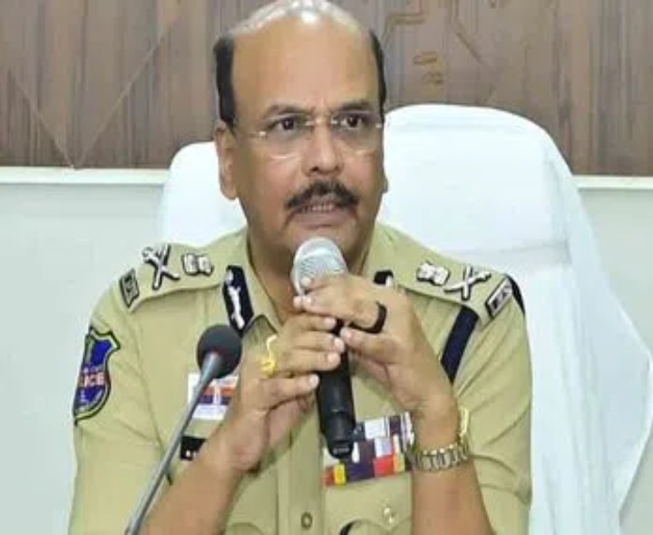 అప్రమత్తతే ప్రాణ రక్షణకు మార్గం: డీజీపీ