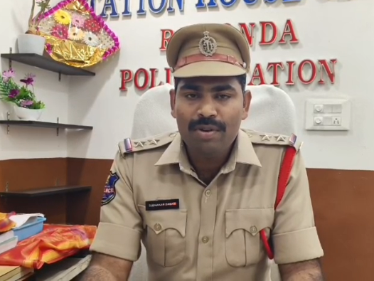 గుడుంబా స్థావరంపై పోలీసులు మెరుపు దాడులు