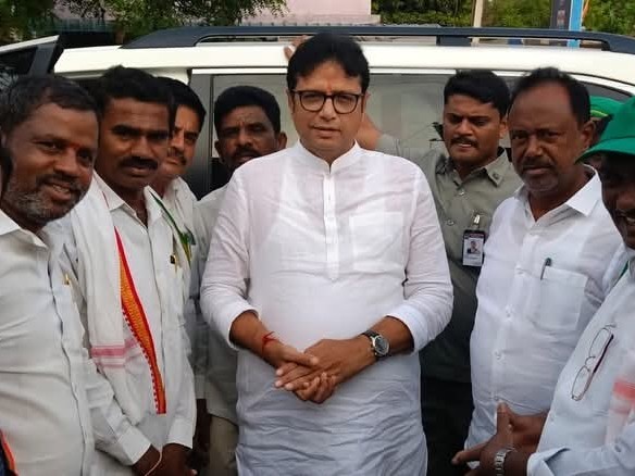 మంత్రి, ఎమ్మెల్యేలను కలిసిన మండల నేతలు