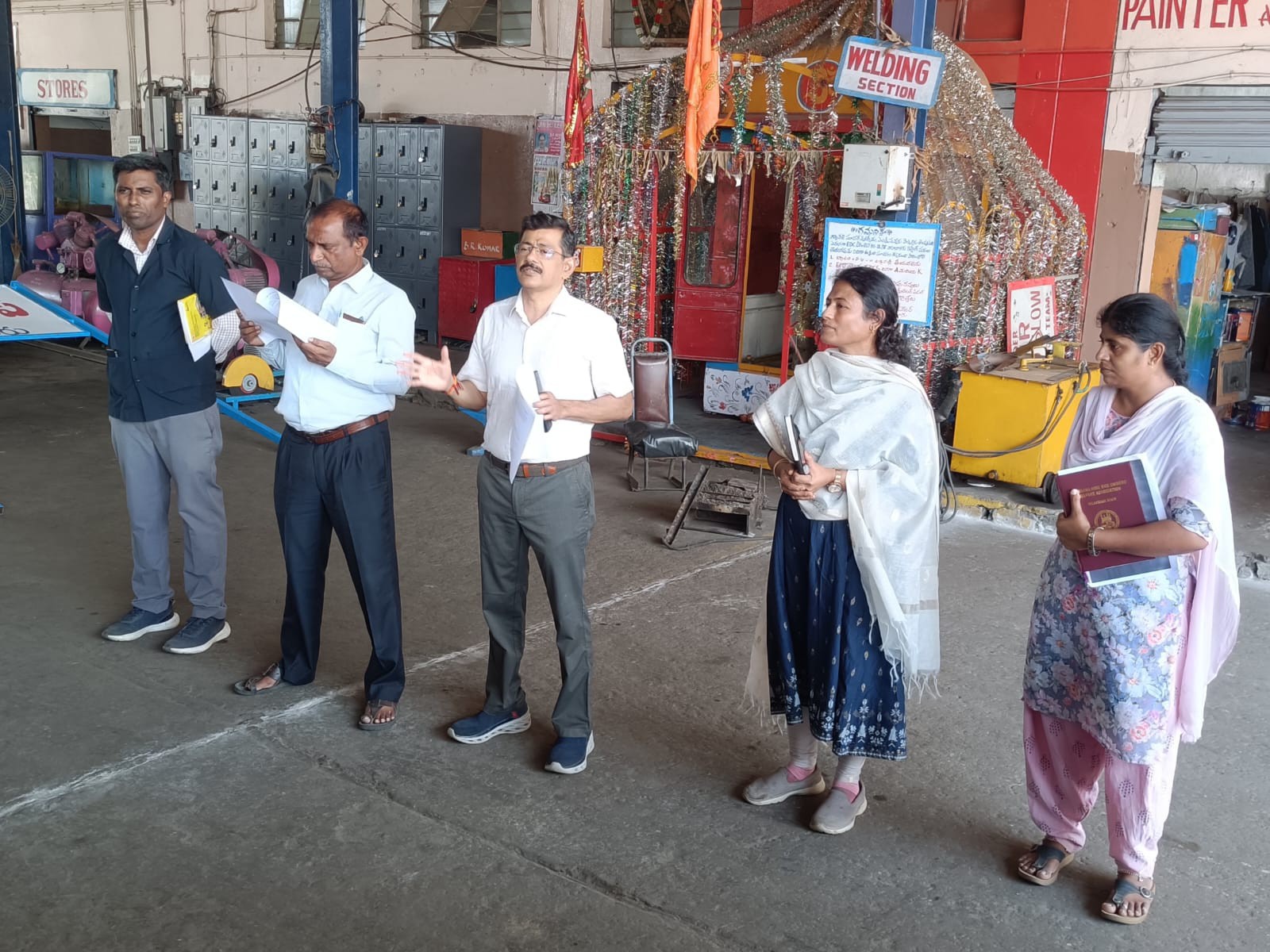 ఆర్టీసీ డీపోను తనిఖీ చేసిన ఈడీ సల్మాన్ రాజ్