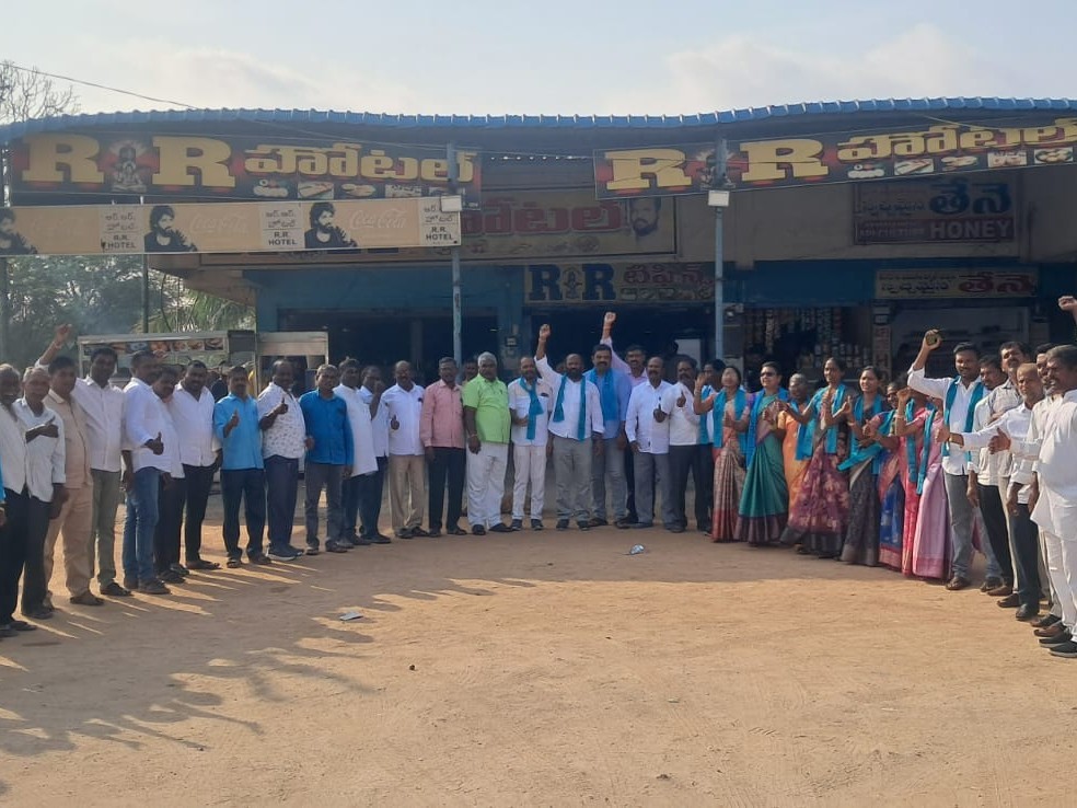 సదస్సుకు తరలి వెళ్ళిన హన్మకొండ జిల్లా నేతలు