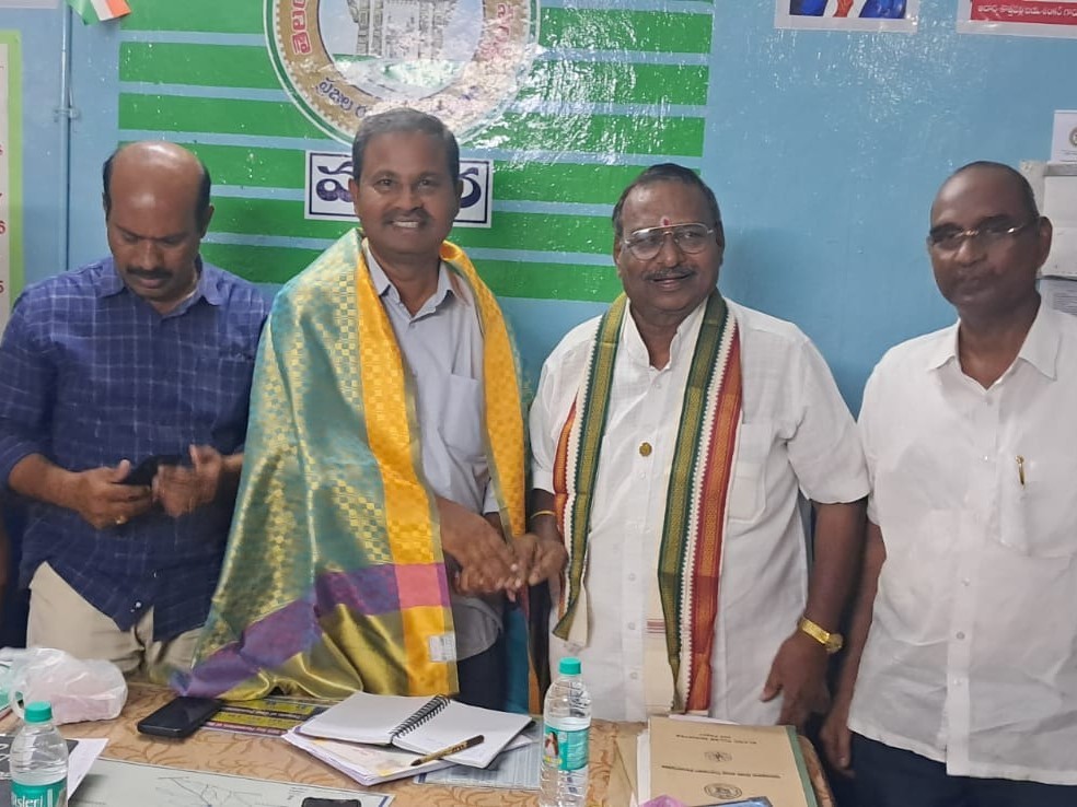 ‘ప్రజల సౌకర్యార్థం బస్సులు ప్రారంభించాలి’