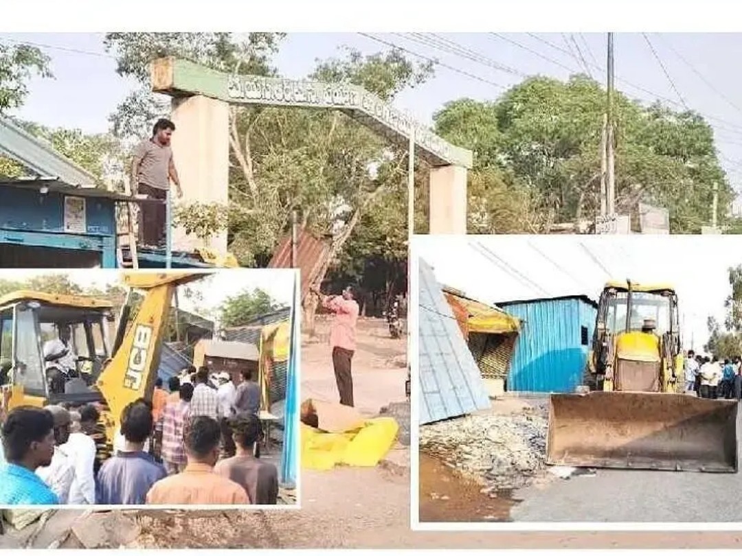 RTC బస్టాండ్ వద్ద డబ్బాల తొలగింపులు