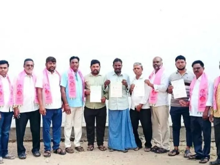 CMRF చెక్కులు పంపిణీ