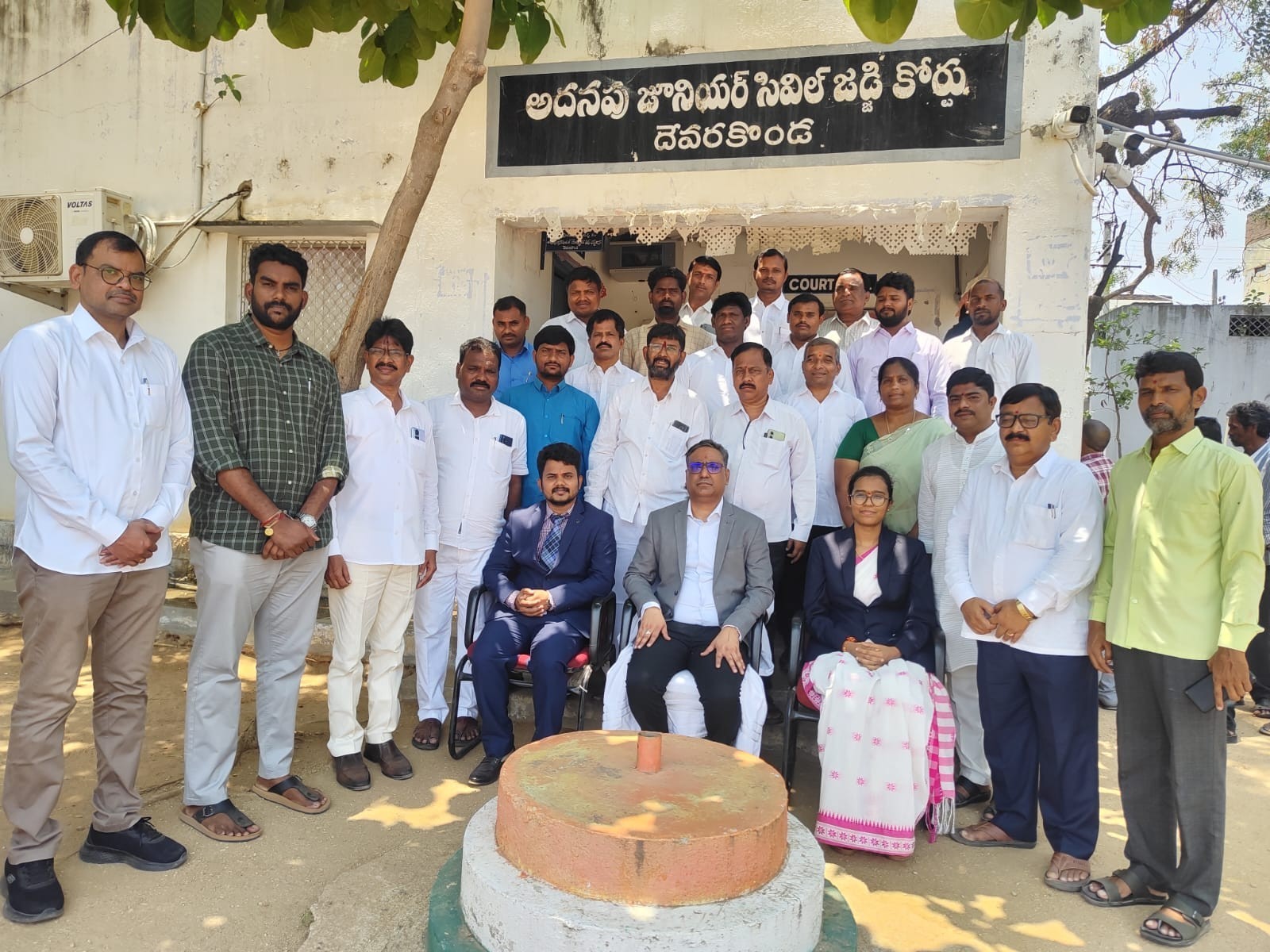 దేవరకొండ కోర్టును సందర్శించిన ప్రత్యేక న్యాయమూర్తి