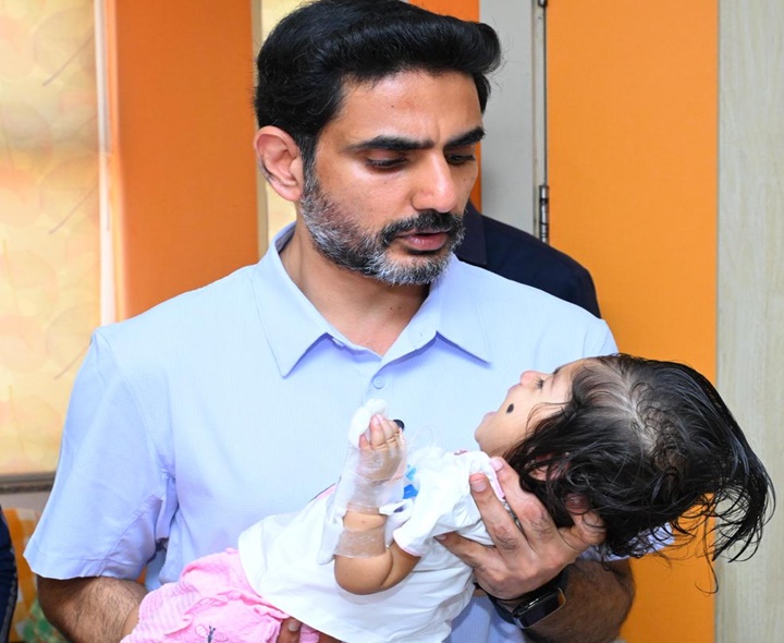 చిన్నారి పునర్వికకు పునఃజన్మ