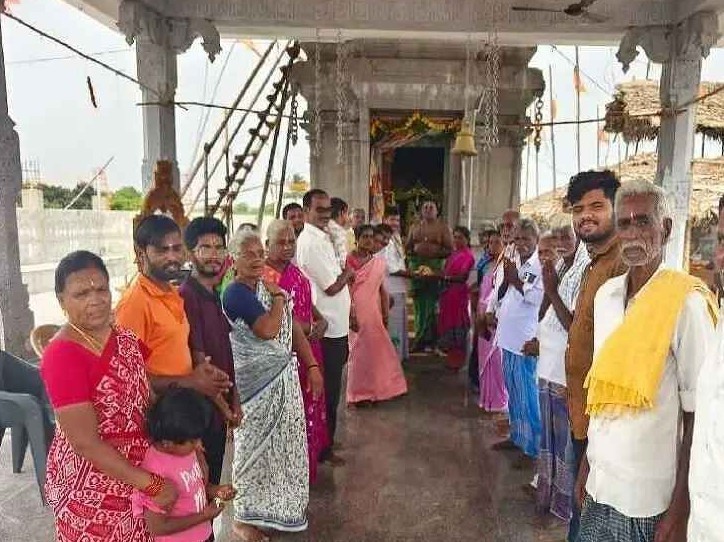 కోదండరాముడికి విశేష పూజలు