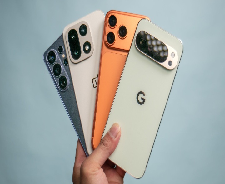 స్మార్ట్‌ఫోన్ కొనాలా? అయితే జేబుకు చిల్లే!