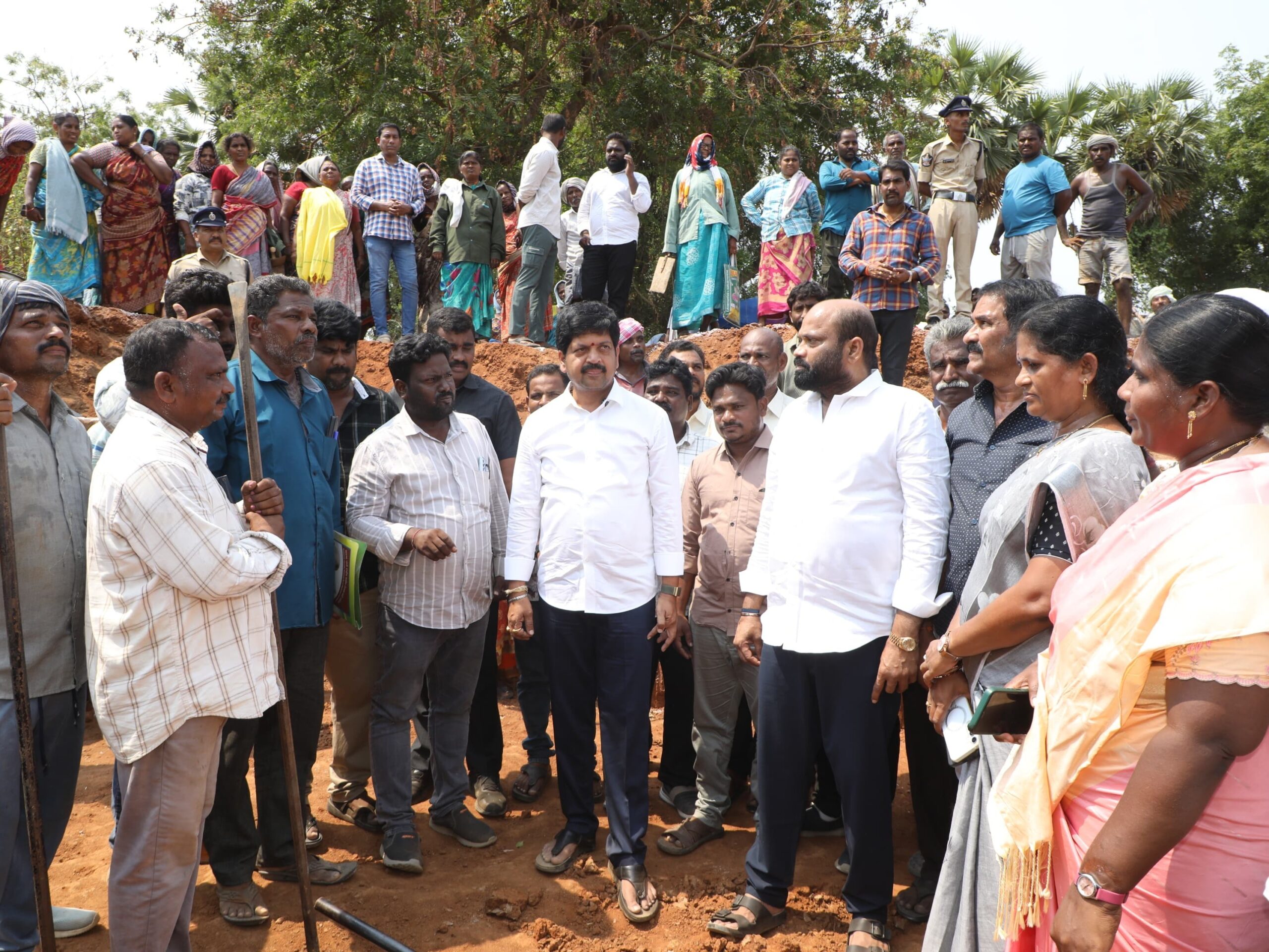 స్వర్ణాంధ్ర–స్వచ్ఛ ఆంధ్ర కార్యక్రమంలో పాల్గొన్న మంత్రి