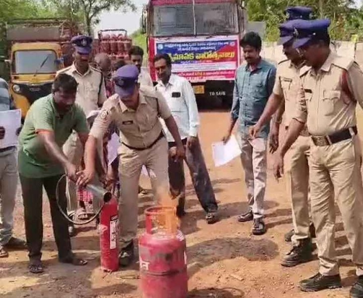 పోరుమామిళ్లలో అగ్నిమాపక అవగాహన డెమో