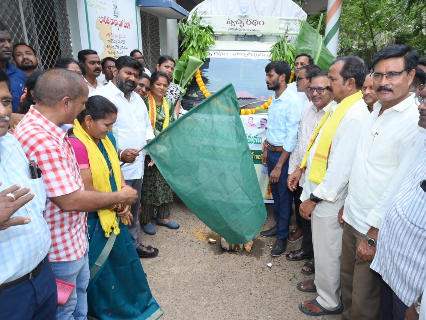 గ్రామాల పరిశుభ్రతకు అధిక ప్రాధాన్యత: ఎమ్మెల్యే