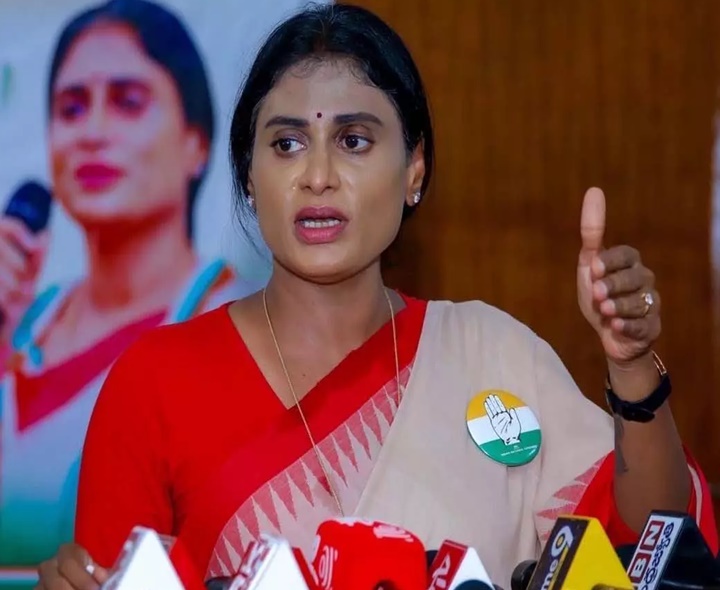 జగన్ సిగ్గుపడాలి: షర్మిల