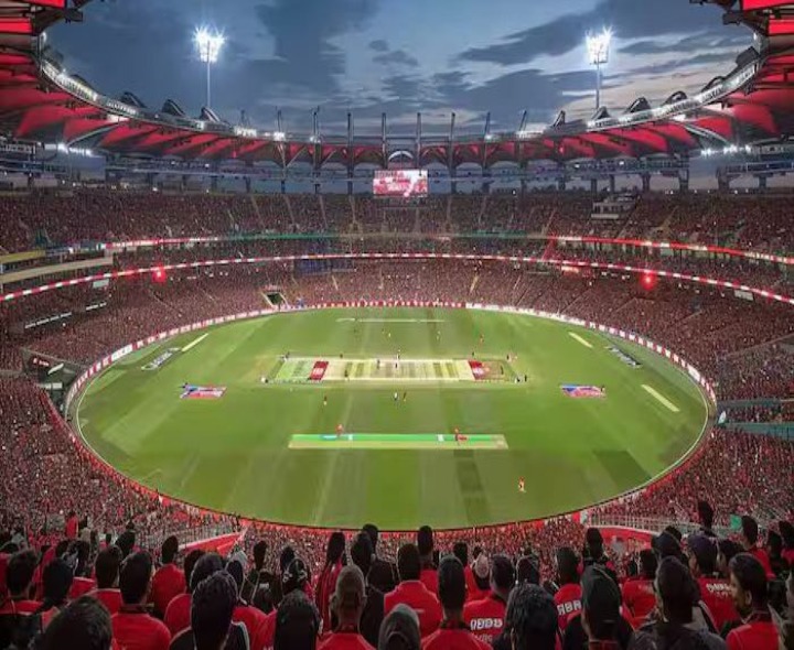 చిన్నస్వామిలో సెంచరీ కొట్టిన RCB