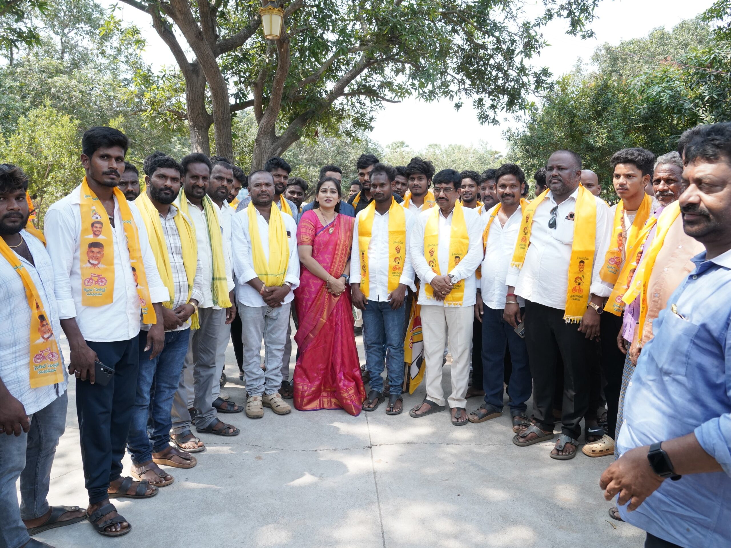 వైసీపీ షాక్.. టీడీపీలోకి చేరికలు