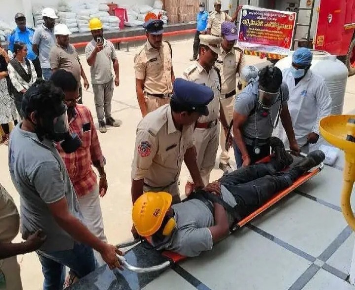 అగ్నిప్రమాదాలపై కార్మికులకు అవగాహన కార్యక్రమం