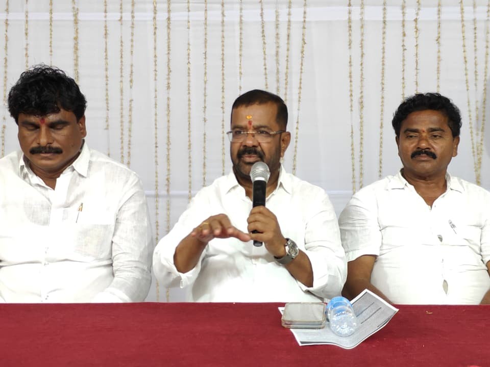 ఆత్మీయ సమావేశానికి హాజరైన ఎమ్మెల్యే నాయిని