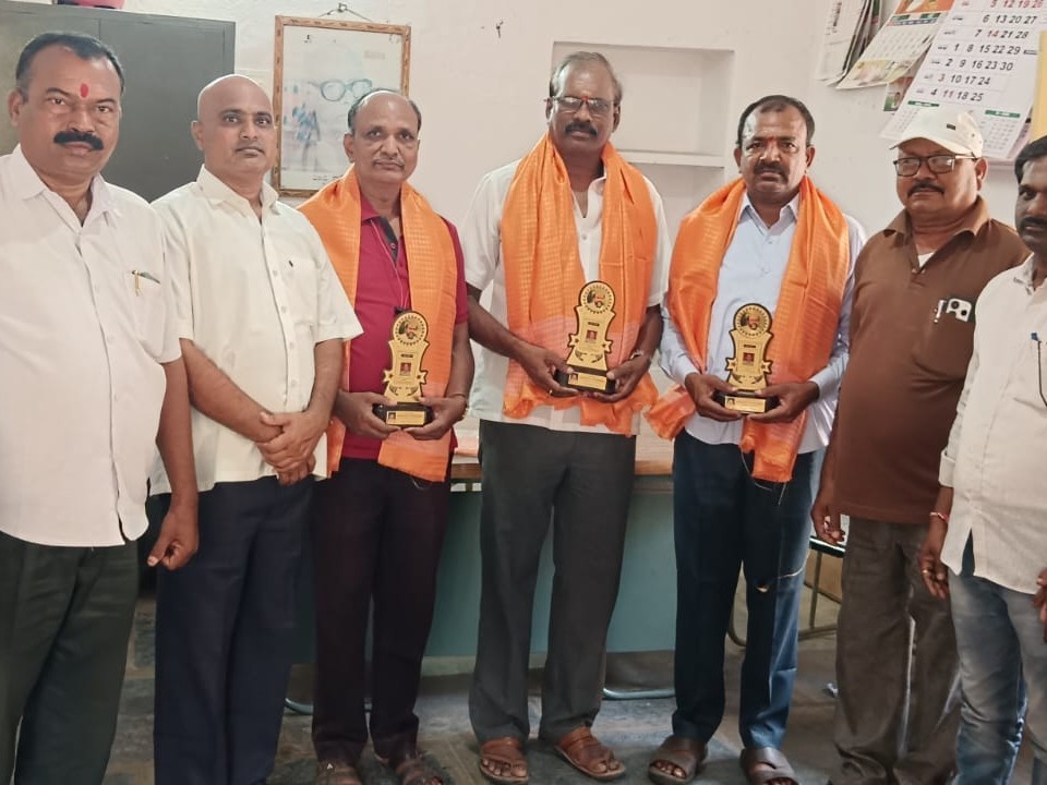 ఆర్టీసీ కార్మికుల పోరాటానికి బీసీ సంఘం మద్దతు