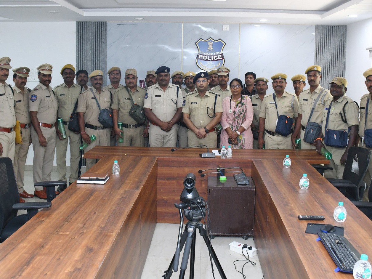 సంగారెడ్డి జిల్లాకు మంచి పేరు తీసుకురావాలి: ఎస్పీ