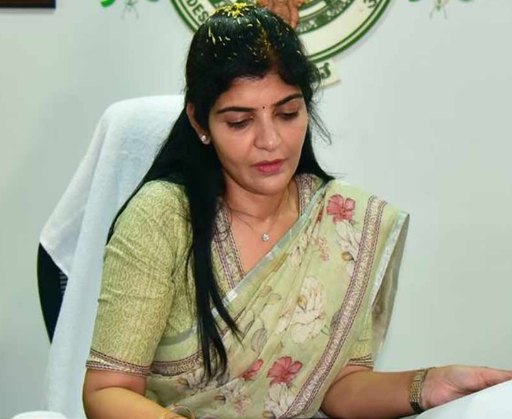 ‘చట్టసభల్లో మహిళల ప్రాతినిధ్యం అవసరం’