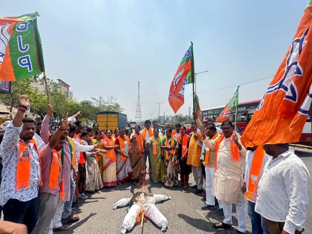 ‘మహిళా బిల్లు అడ్డుకున్నది ప్రతి పక్షాలే’