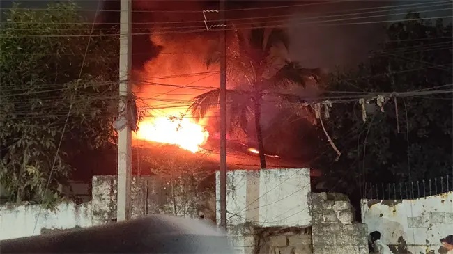 హైదరాబాద్‌లో భారీ అగ్నిప్రమాదం