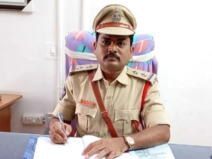 అక్రమంగా మట్టి తరలిస్తున్న ట్రాక్టర్లు సీజ్