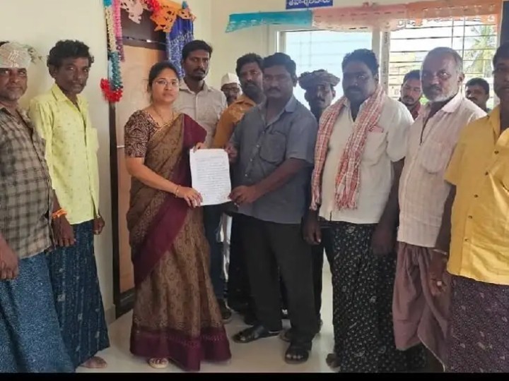 రైల్వే గేటు మూసివేతను వాయిదా వేయాలని వినతి